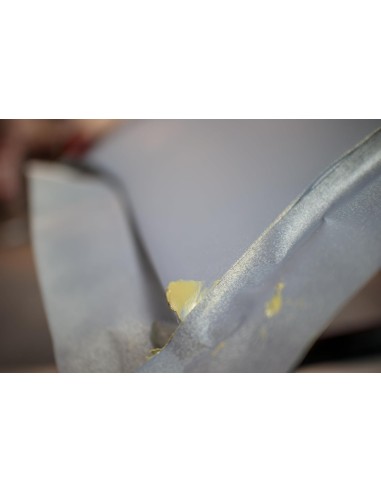 Mastic carrosserie voiture pour reboucher trou sur carrosserie avec précision