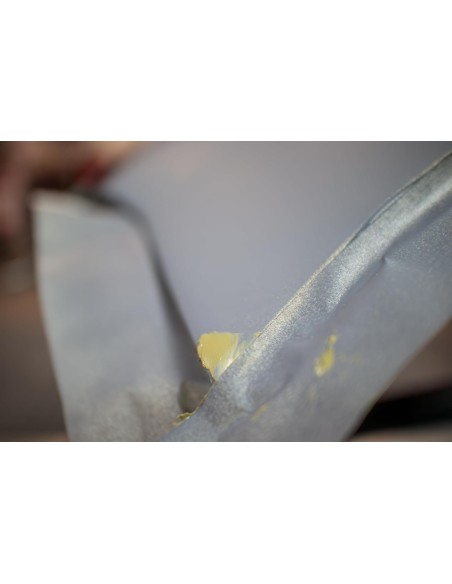 Mastic carrosserie voiture pour reboucher trou sur carrosserie avec précision