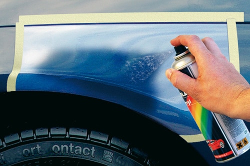 découvrez comment faire une retouche de peinture sur sa voiture 3 avec bombe de peinture pour retouche partielle